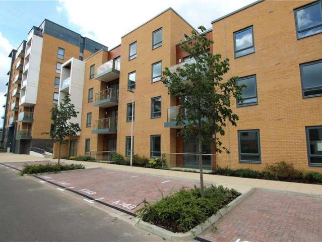 Flat for sale in Whitley, Reading