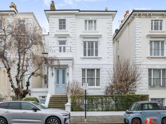 Flat for sale in Belsize Park, Greater London