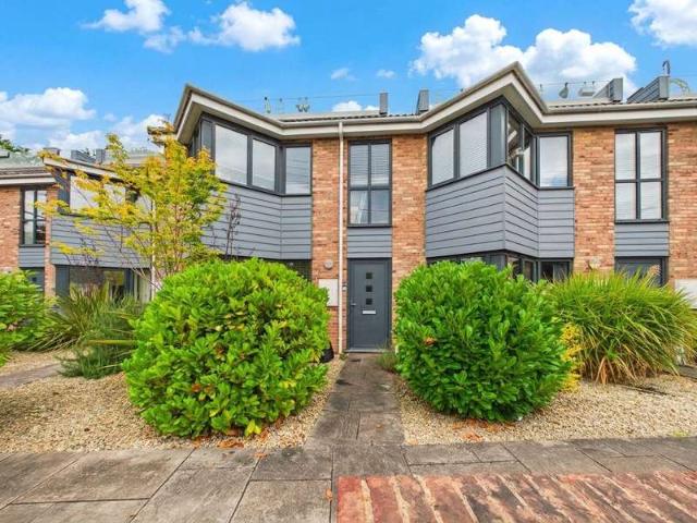 Flat for sale in Feckenham, City Of Bristol