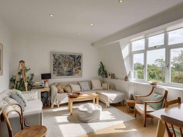 Flat for sale in London Borough of Lewisham, Greater London