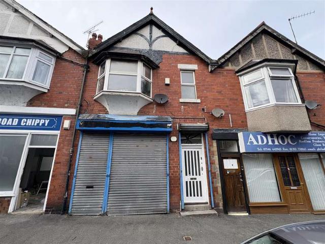 Flat for sale in Colwyn Bay, Wales