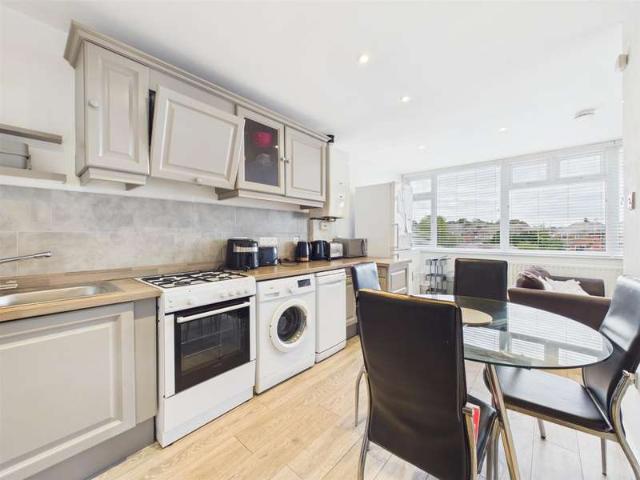 Flat for sale in Woodthorpe, Elmfield