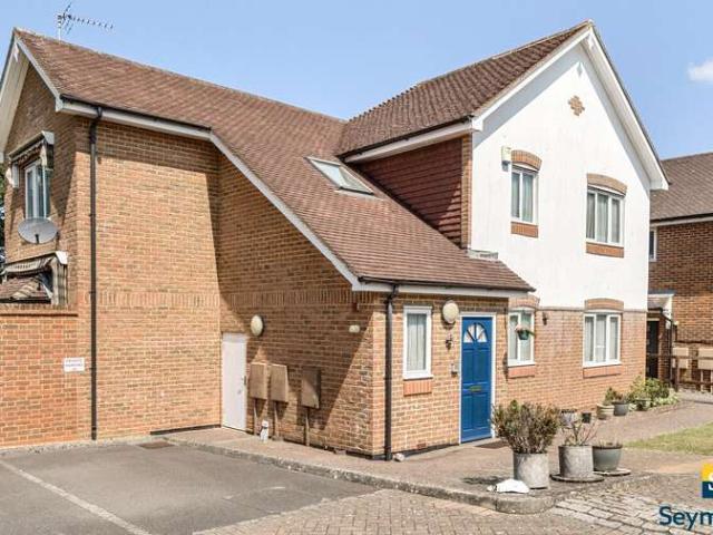Flat for sale in Abbotswood, Westborough