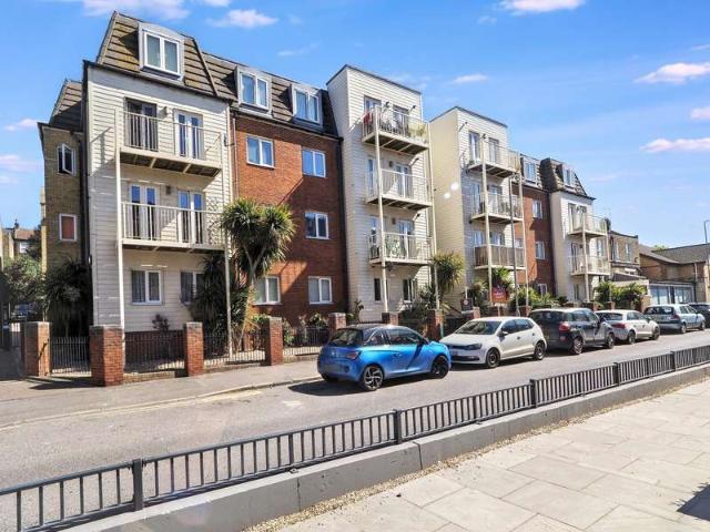 Flat for sale in Cliftonville West, Acol