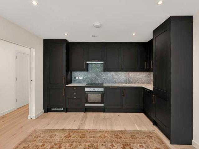 Flat for sale in Chalk Farm, Greater London