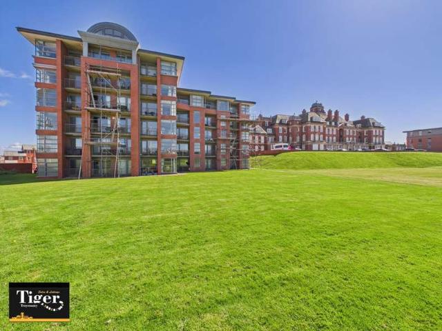 Flat for sale in Knowle, Blackpool