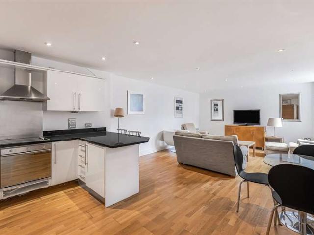 Flat for sale in Westminster, Greater London