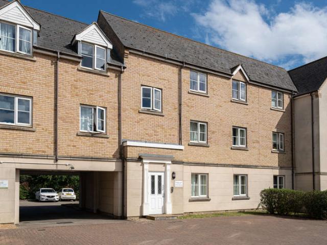 Flat for sale in Key Street, Suffolk
