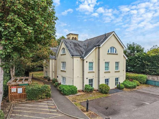 Flat for sale in Red Hill, Surrey