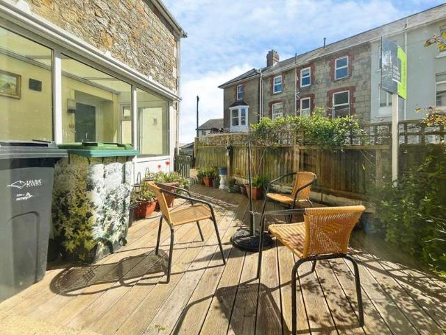 Flat for sale in Cowlease, Ventnor