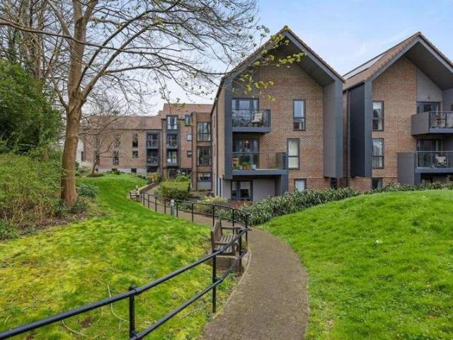 Flat for sale in Abbotswood, Westborough