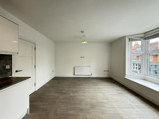 Apartment for rent in Canford Cliffs, Poole