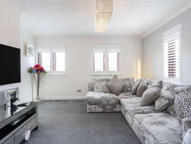 Flat for sale in Epping, Essex