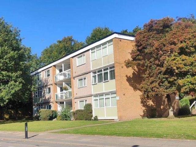 Flat for sale in Cheylesmore, West Midlands