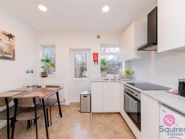 Flat for sale in Finchley, Greater London