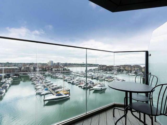 Flat for sale in Ocean Village, City Of Southampton