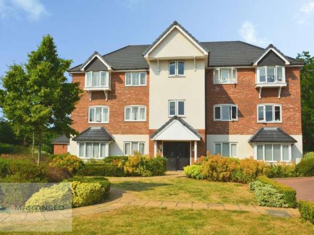 Flat for sale in Ashley Park, Surrey