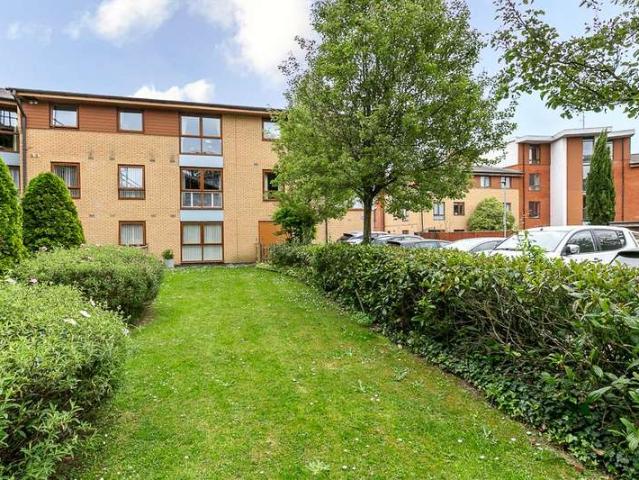 Flat for sale in Three Bridges, Glynde