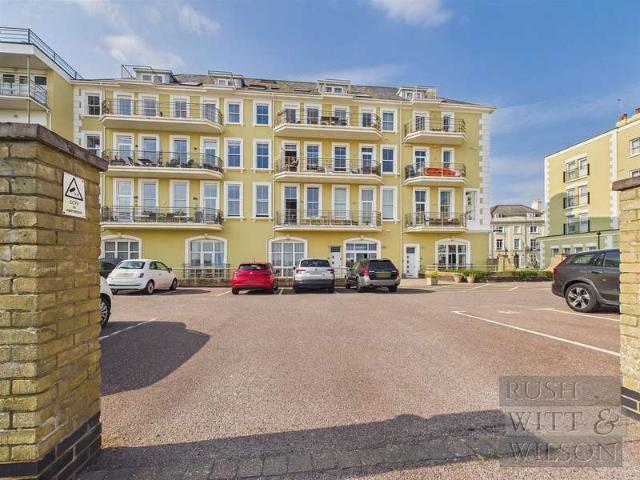 Flat for sale in West Marina, Guestling Green