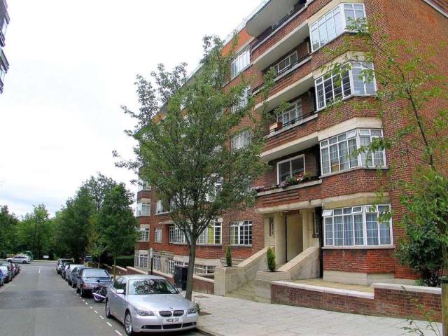 Flat for sale in St John's Wood, Primrose Hill