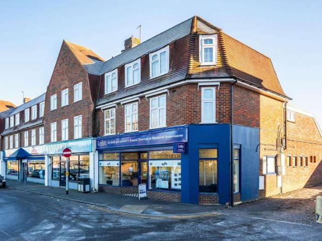Flat for rent in Westborough, Surrey