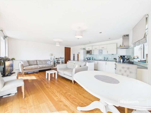 Flat for sale in Enborne, West Berkshire