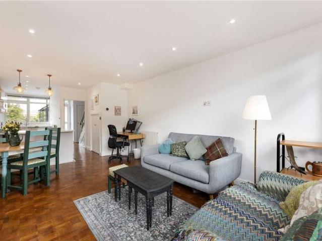 Flat for sale in Putney, Greater London