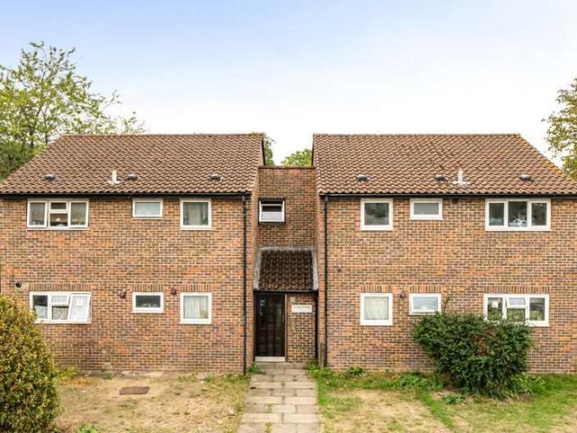 Flat for sale in Walton-on-Thames, Surrey