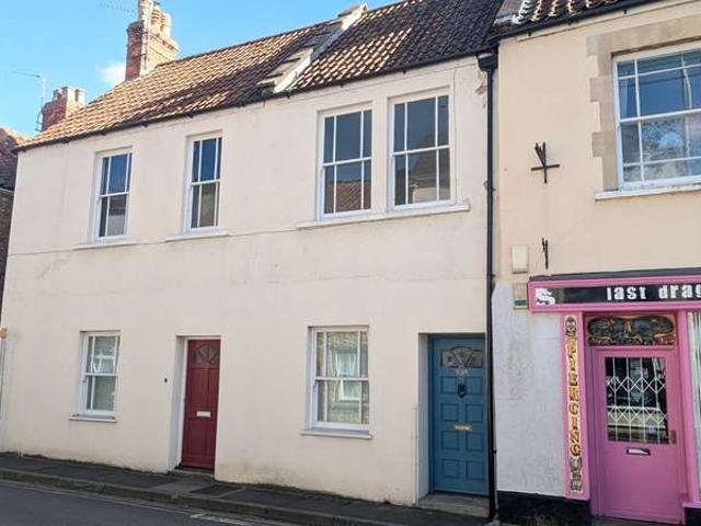 Flat for sale in Wells, Somerset