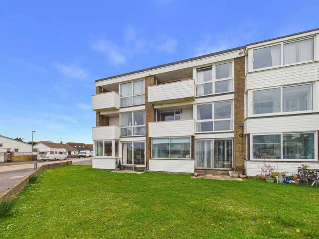 Flat for sale in Fishersgate, West Sussex