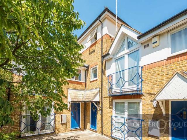 Flat for sale in London Borough of Lewisham, Greater London