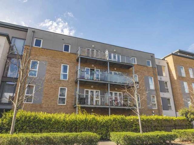 Flat for sale in West Drayton, Greater London