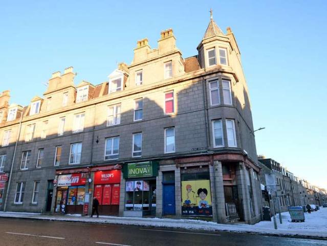 Flat for sale in Ballindoch, Scotland