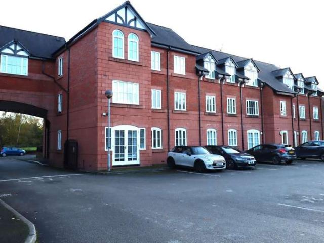 Flat for sale in Calderstones