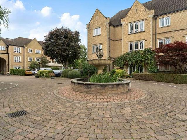 Flat for sale in The Slade, Oxfordshire