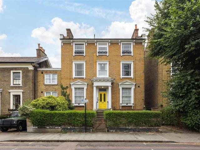 Flat for sale in Stockwell, Greater London