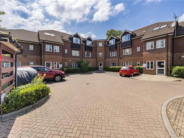Flat for sale in London Borough of Merton, South Wimbledon