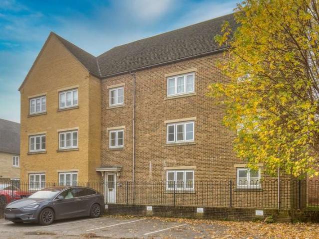 Flat for sale in Cogges, West Oxfordshire
