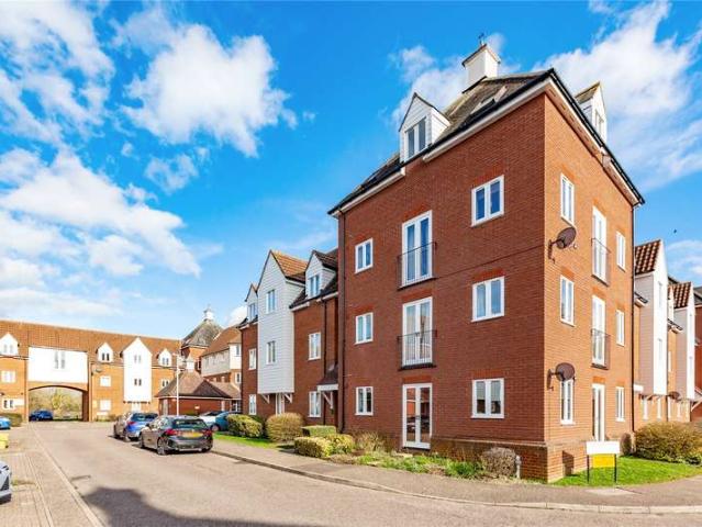 Flat for sale in Chelmsford, Essex