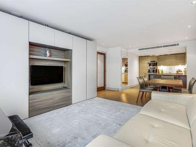 Flat for sale in Greater London