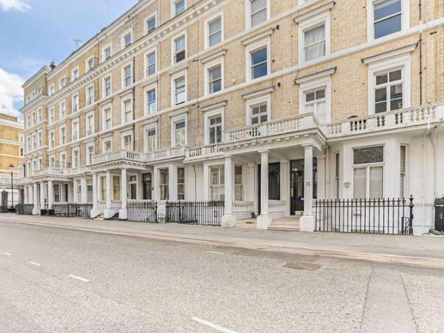 Flat for sale in South Kensington, South Kensington