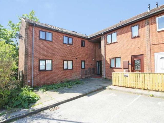 Flat for sale in Garforth, West Yorkshire