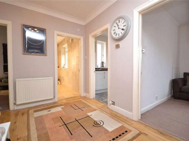 Flat for sale in North Finchley, Greater London
