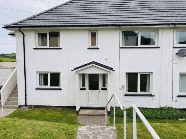 Flat for sale in Strode, Devon
