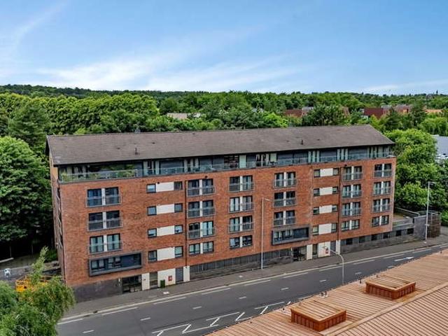 Flat for sale in Shawmoss, Pollokshaws