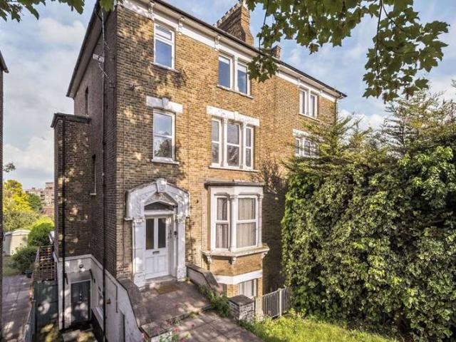 Flat for sale in Catford, Honor Oak
