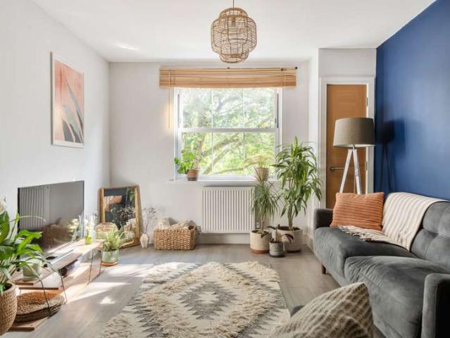 Flat for sale in Kingsdown, Feckenham