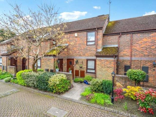 Flat for sale in Bisham
