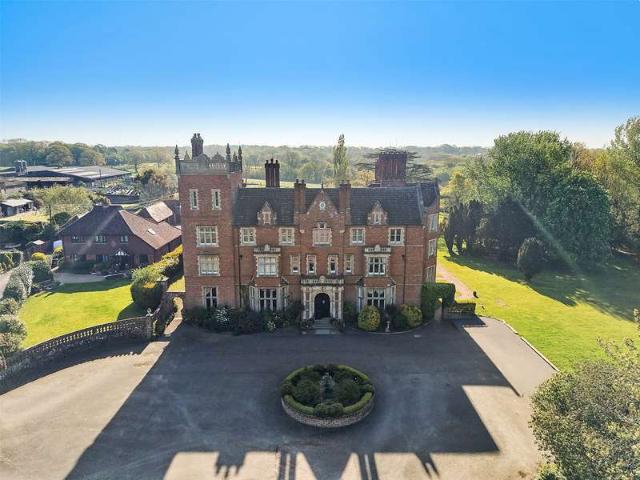 Flat for sale in Pachesham Park, Surrey
