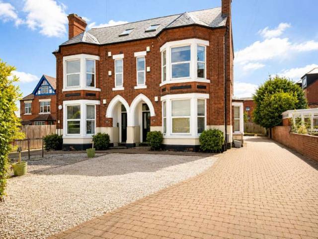 Flat for sale in Abbey Park, Barton In Fabis